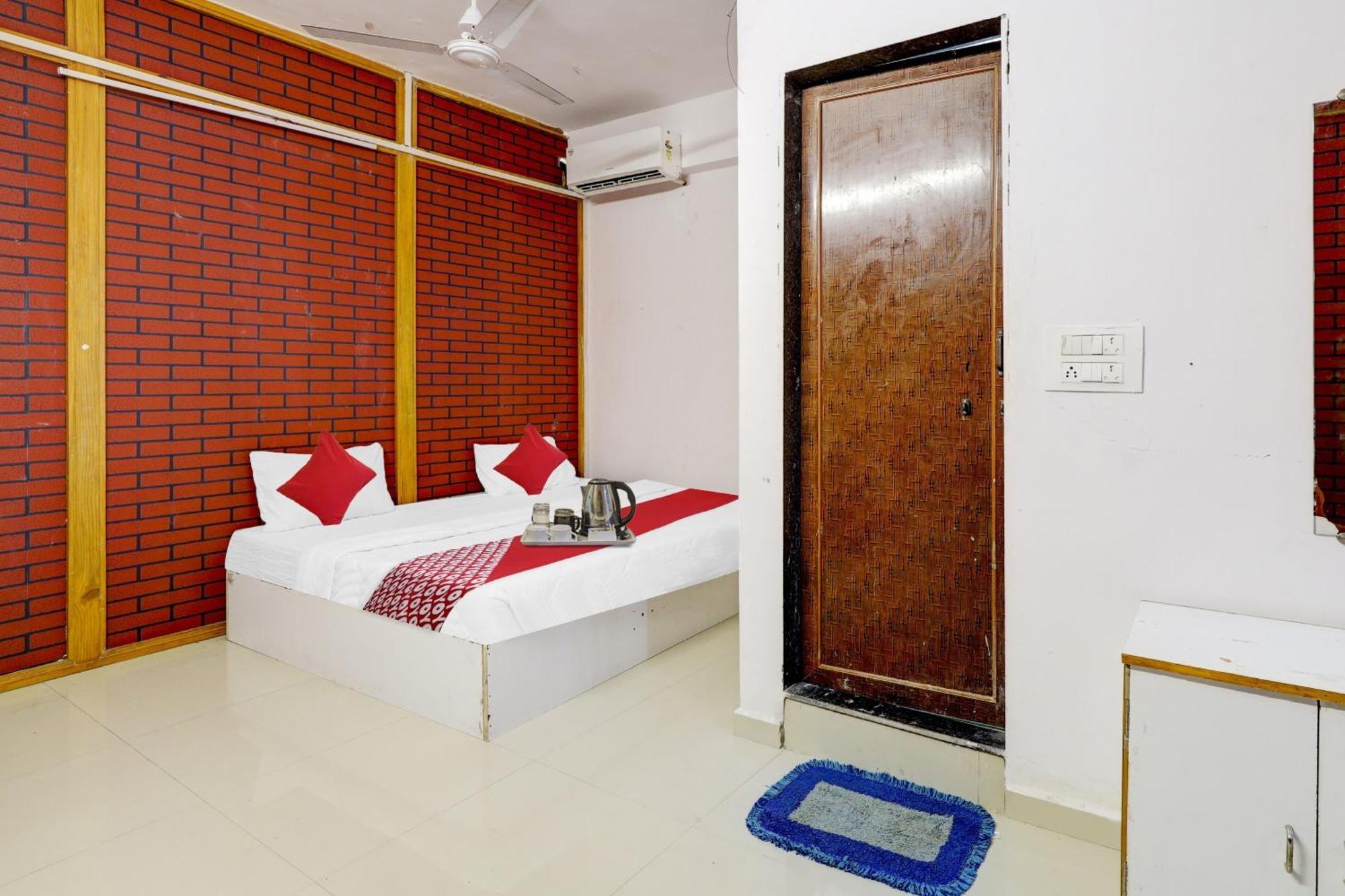 Hotel O Cozy Rooms Surat Eksteriør billede