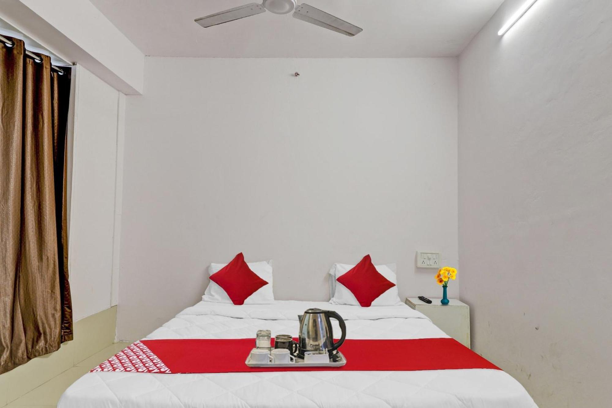 Hotel O Cozy Rooms Surat Eksteriør billede