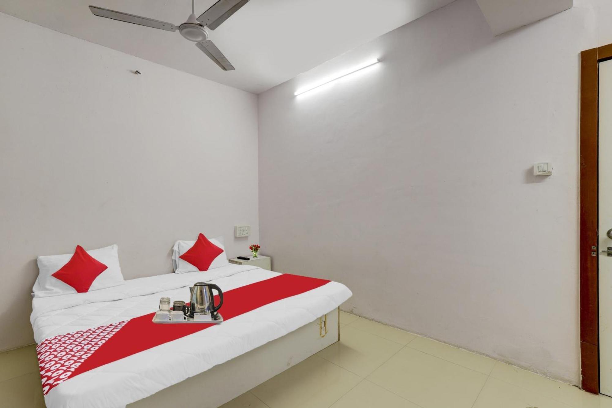 Hotel O Cozy Rooms Surat Eksteriør billede
